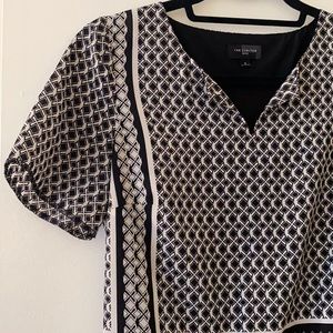 Black and white short sleeve dress